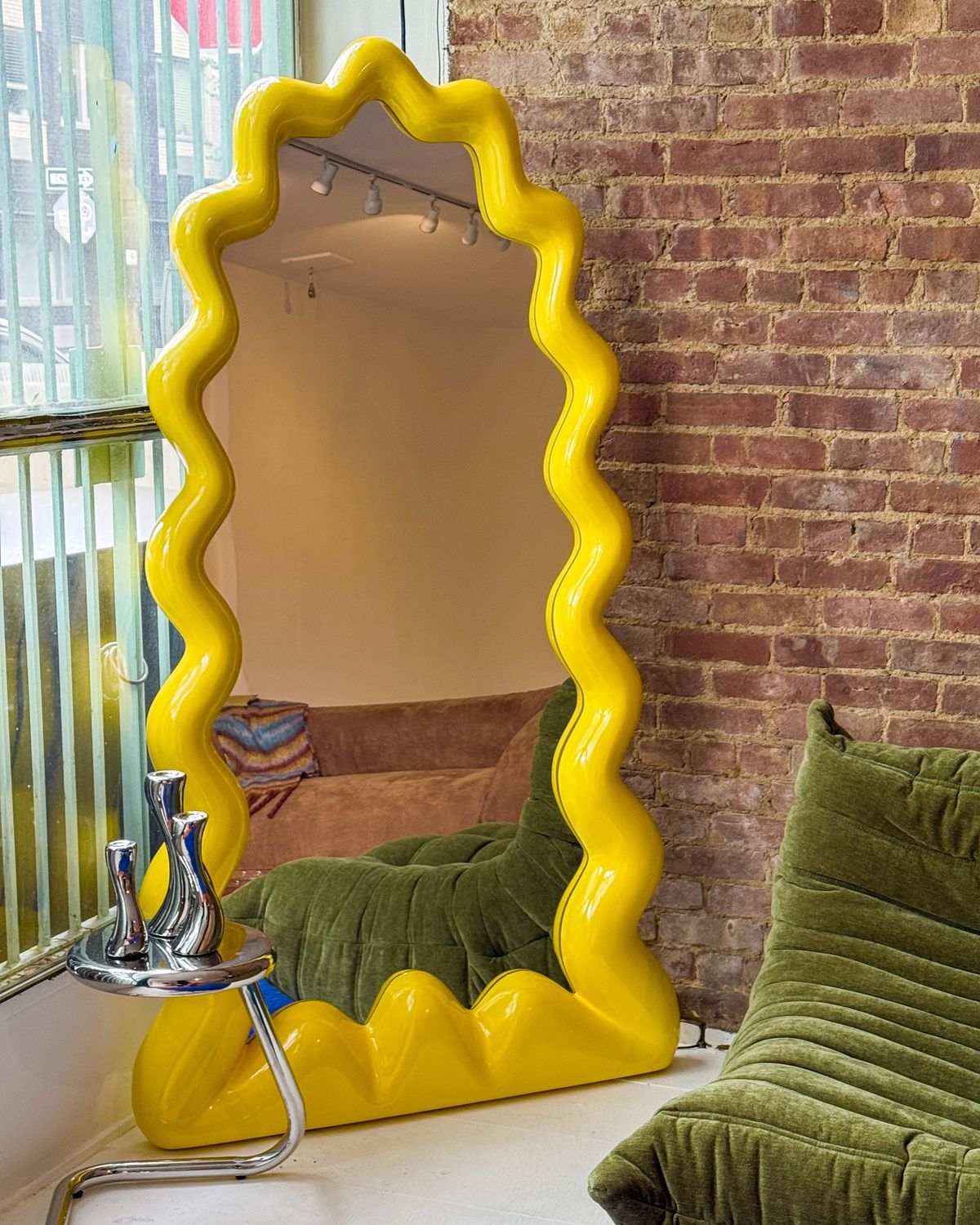 Full-Length Wavy Mirror - Gloss Yellow